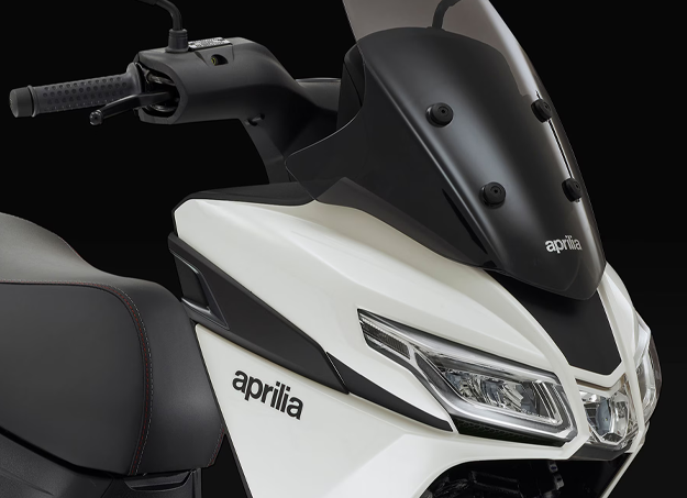 Vue avant du Aprilia SXR 50